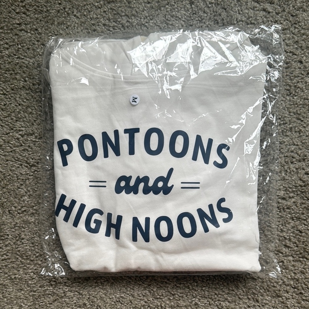 Pontoons and High Noons graphic sweatshirt hoodie M